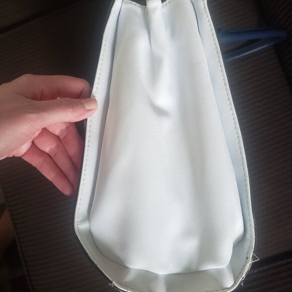 G By Guess Handbag Purse - Picture 7 of 9